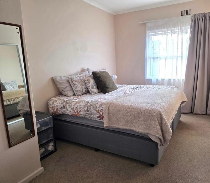 To Let 2 Bedroom Property for Rent in Bloubergrant Western Cape